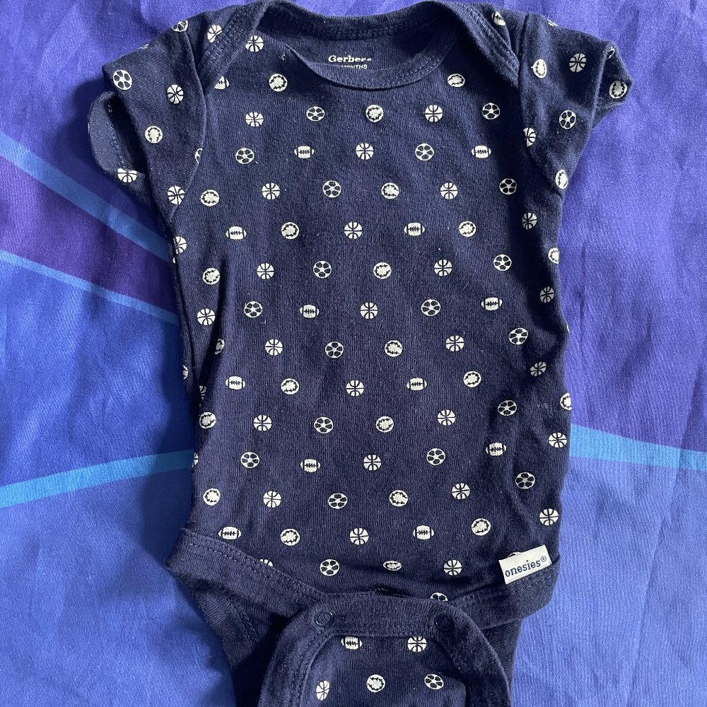 🔥6/$10🔥 Gerber Baby Boy Onesie, 0-3 Months, Sports